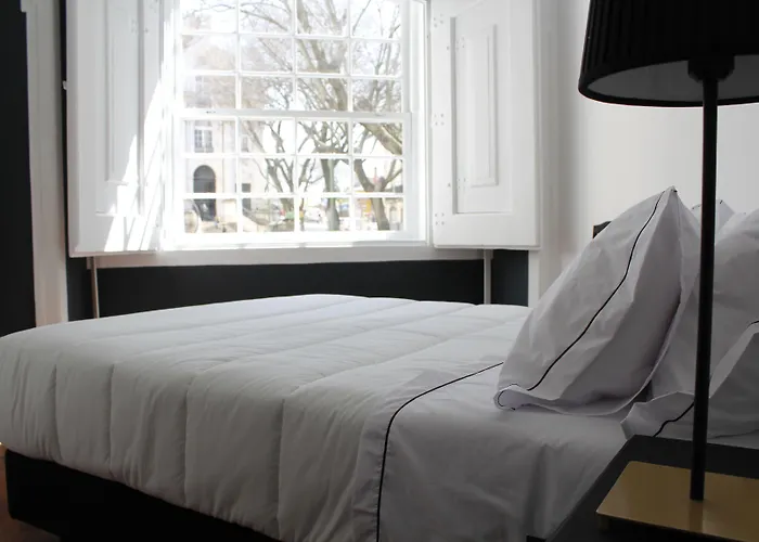 Largo Da Se - Horigem Gæstehus Lisboa